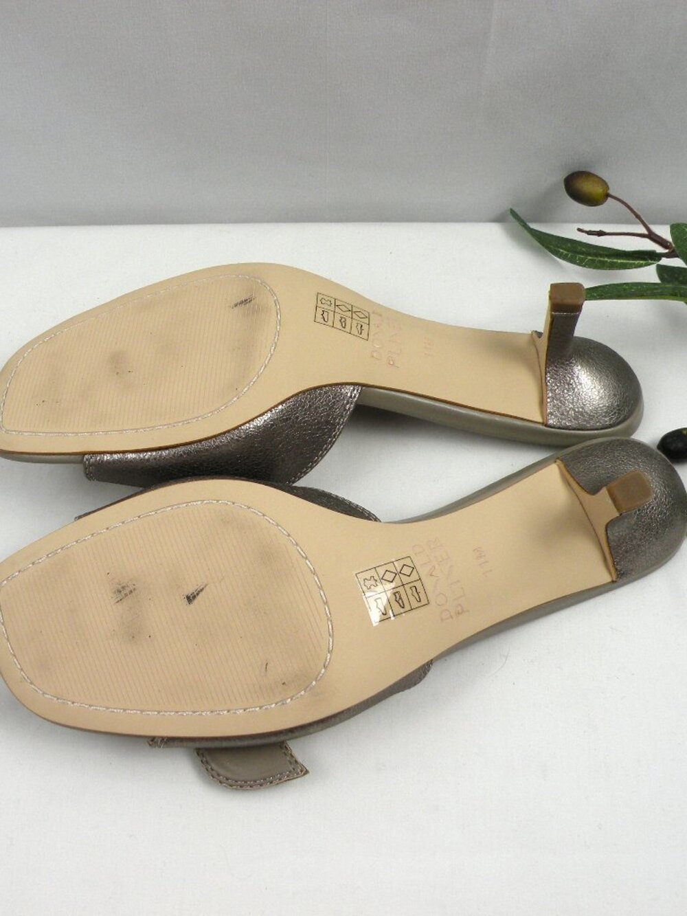 Worn Once Donald Pliner "Cherry" Metallic Buckle Slide Sandals size 11 - Picture 9 of 9